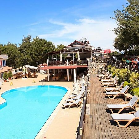 Konfor Suite Otel Cedit Exteriör bild