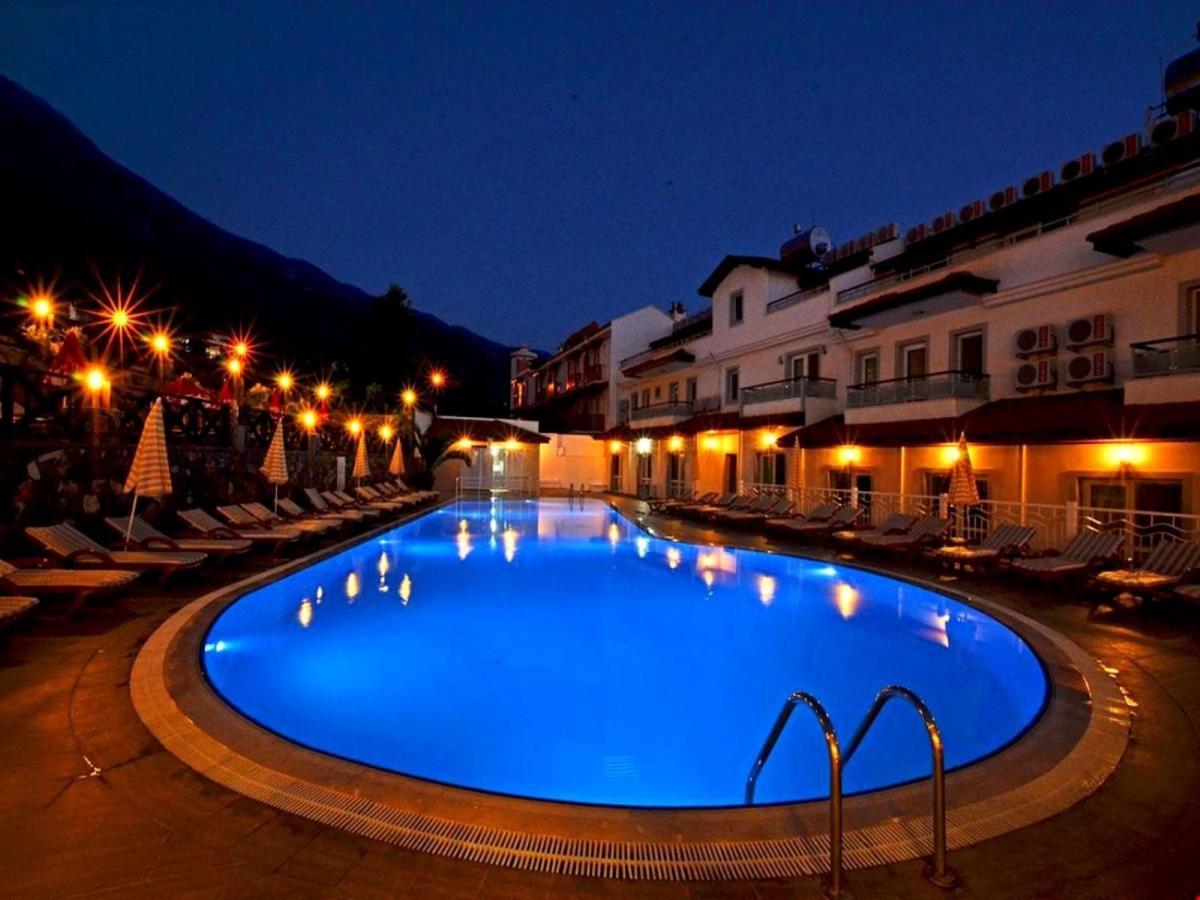 Konfor Suite Otel Cedit Exteriör bild