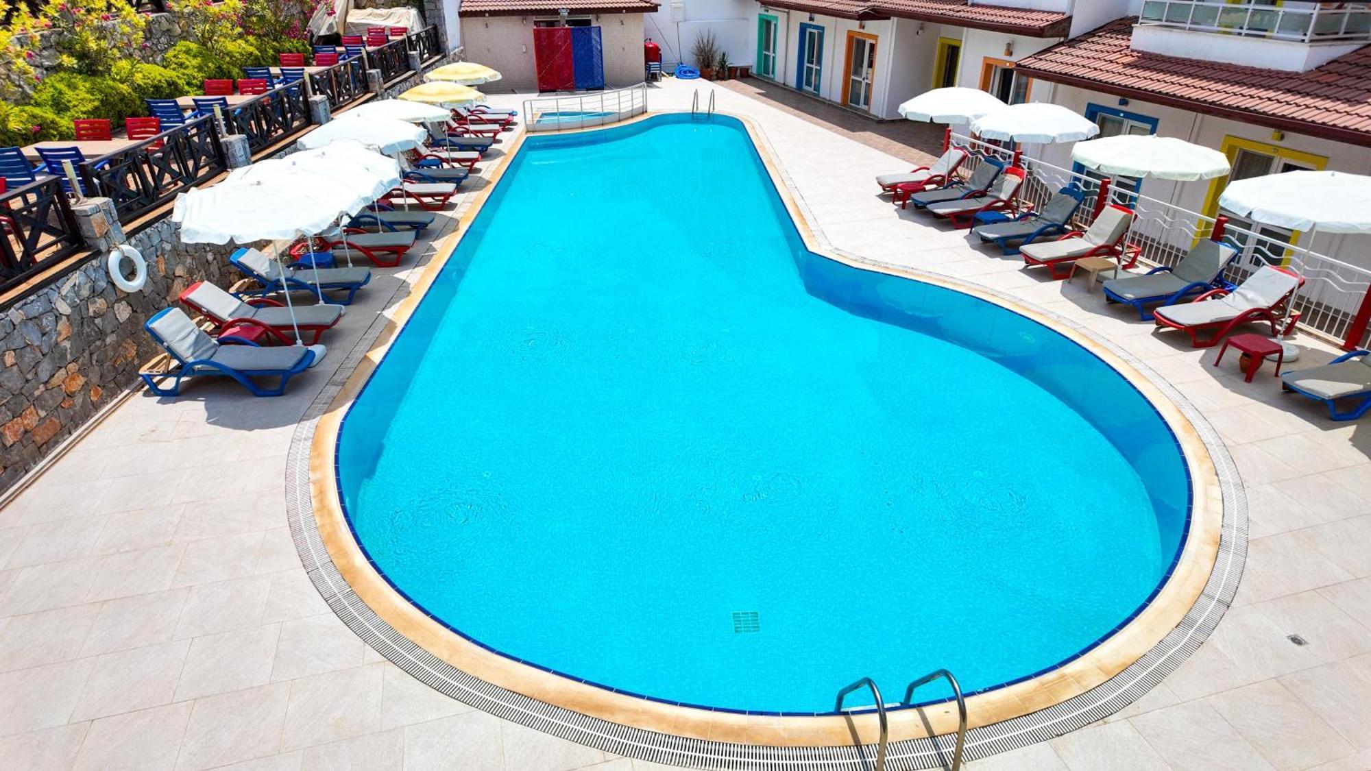 Konfor Suite Otel Cedit Exteriör bild