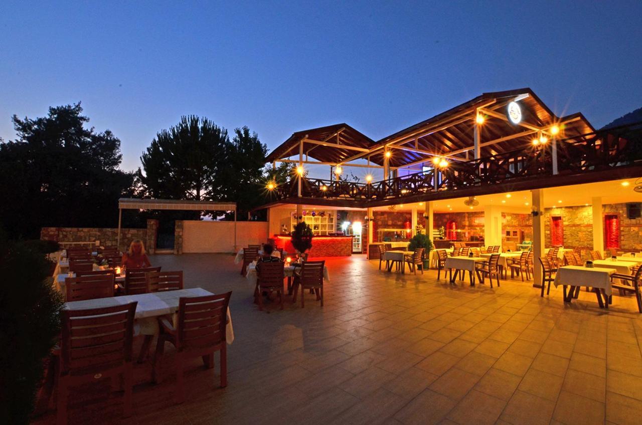 Konfor Suite Otel Cedit Exteriör bild